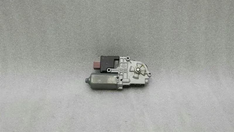 Mercedes CLS W218 Sun Roof Engine A2188200142 Sunroof Motor