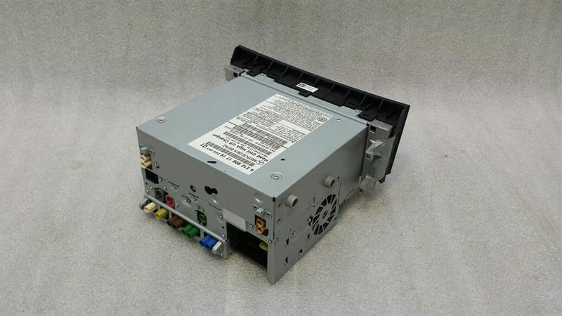 Mercedes CLS W218 CD player A2129001719 audio system controller COMAND changer US