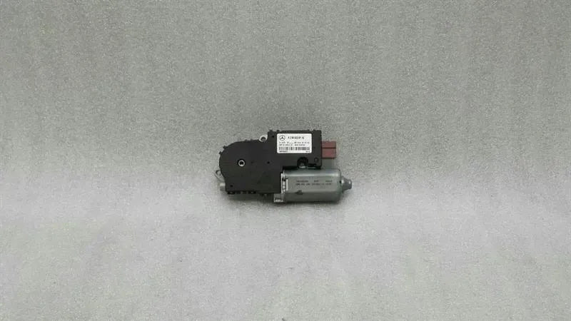 Mercedes CLS W218 Sun Roof Engine A2188200142 Sunroof Motor