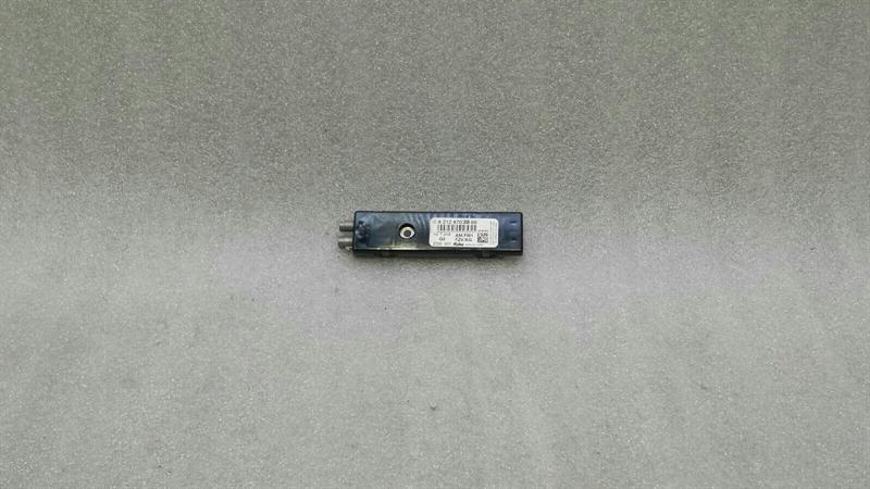 Mercedes CLS W218 Aerial / Antenna A2128703889 Antenna Ampifier