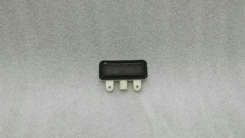 Mercedes CLS W218 boot switch A2218702410 switch tailgate W218 W221