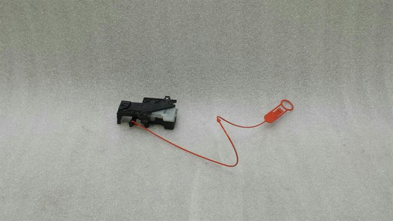 MERCEDES CLS W218 Fuel Cap Actuator A2048200072 Actuator Fuel Filler Flap W207 W204