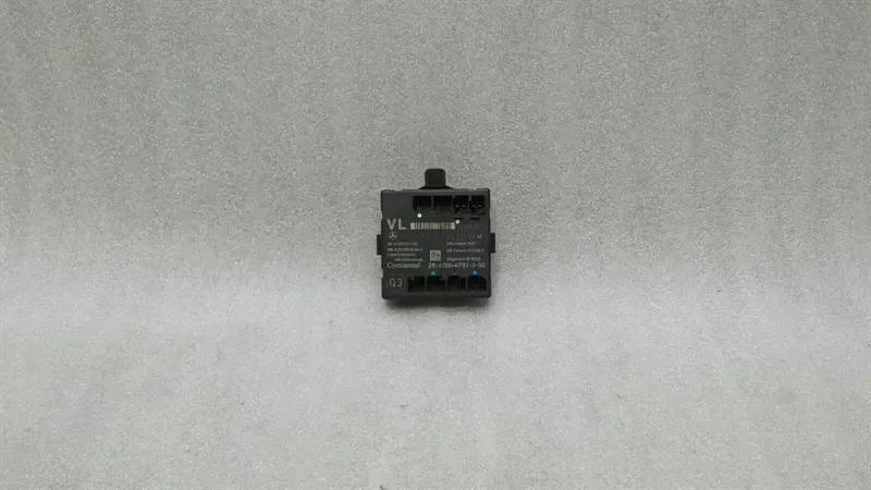 Mercedes CLS W218 front left door module A2129004014 door control unit left