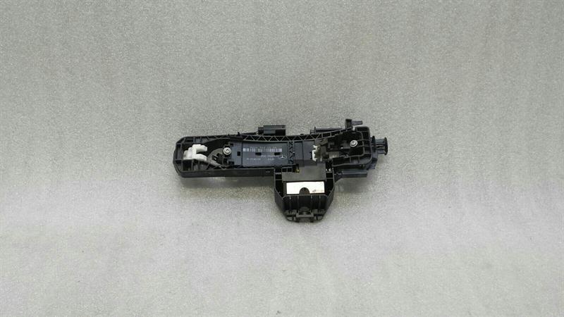 Mercedes CLS W218 rear left handle carrier A2047602534 door handle carrier rear Li