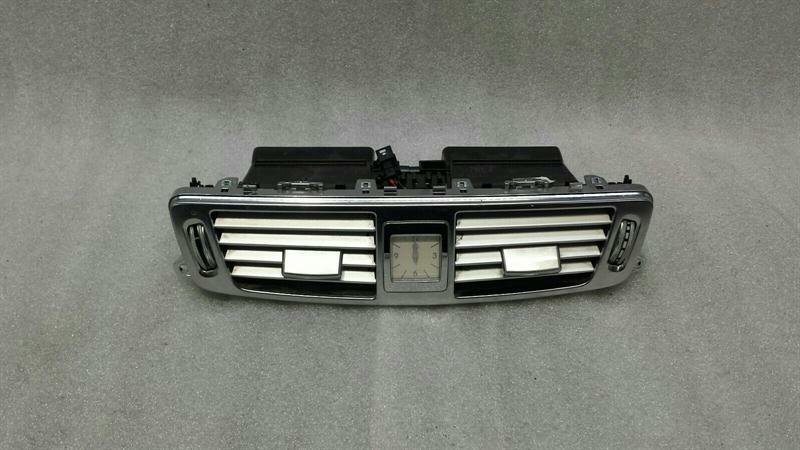 Mercedes CLS W218 Center Air Vent With Clock A2188300754 Vent Nozzle Center