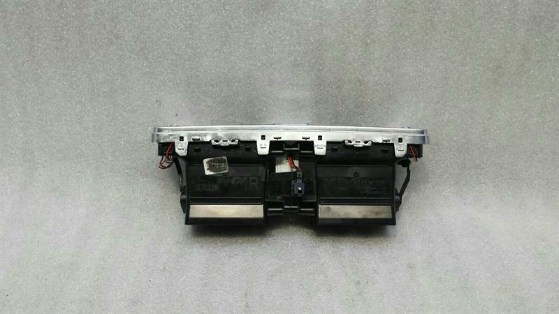 Mercedes CLS W218 Center Air Vent With Clock A2188300754 Vent Nozzle Center