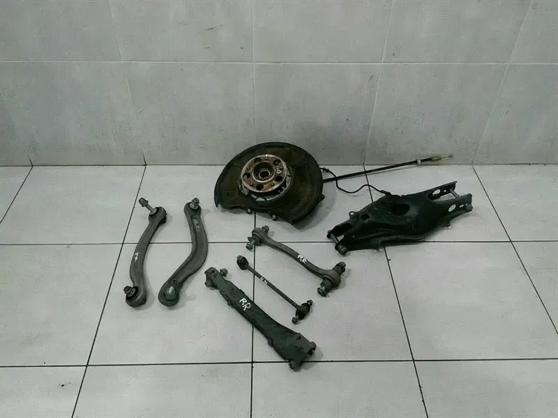 Mercedes CLS W218 Right Rear Hub A2123500241 Wheel Bearing Housing Rear RE Complete