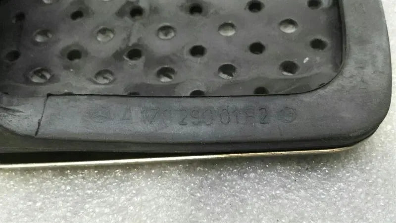 Mercedes CLS W218 W212 W219 Brake Pedal A1702900182 Brake Pedal Trim AMG