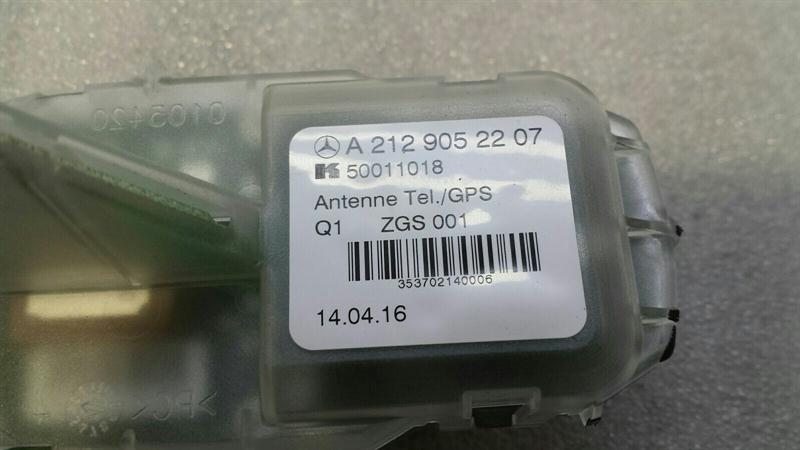 Mercedes GLS X166 Roof Antenna A2129052207 Roof Antenna GPS