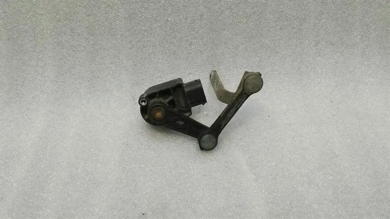 Mercedes GLS X166 Xenon Level Sensor A0045429918 Height Sensor.