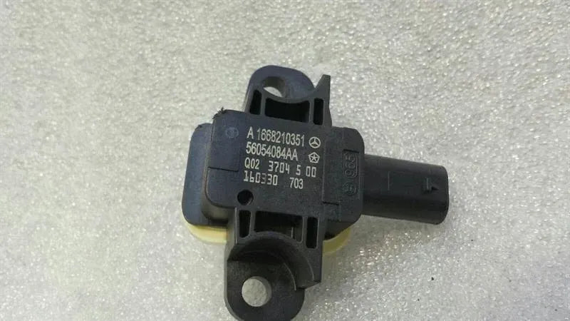 Mercedes GLS X166 W166 W292 Crash Sensor A1668210351 Impact Sensor