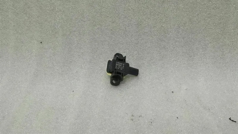 Mercedes GLS X166 W166 W292 Crash Sensor A1668210351 Impact Sensor