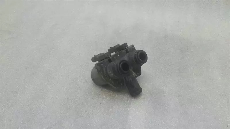 Mercedes S-Class W222 Heater Valve A0009820617 Heater Valve