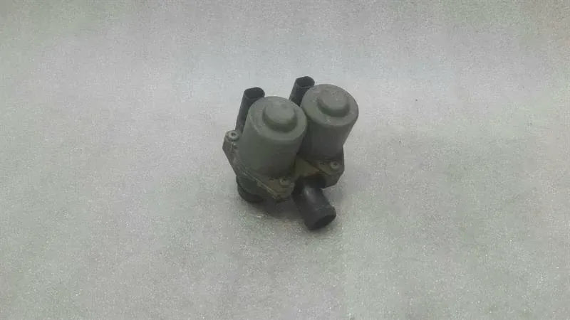 Mercedes S-Class W222 Heater Valve A0009820617 Heater Valve