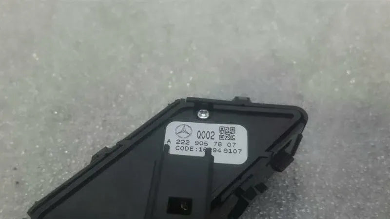 Mercedes S-Class W222 Door Lock Switch A2229057607 Door Lock Switch
