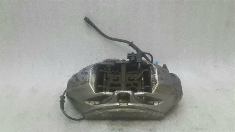 Mercedes S-class W222 right front caliper A2224215298 caliper front right