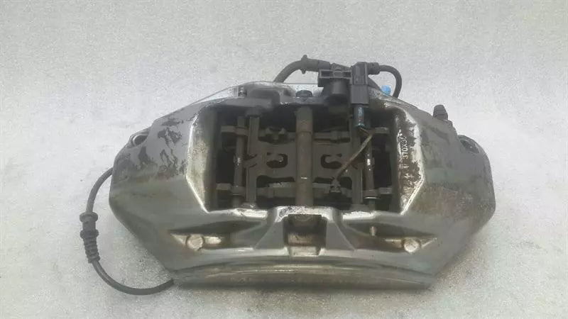 Mercedes S-class W222 right front caliper A2224215298 caliper front right