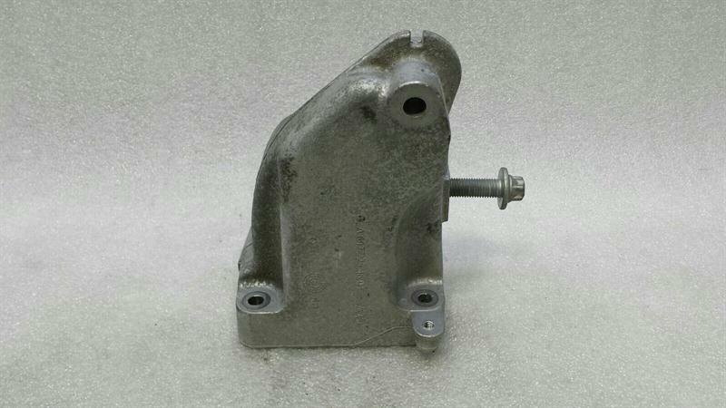 Mercedes E Class W238 Engine Mount A6422234604 Engine Mount OM642