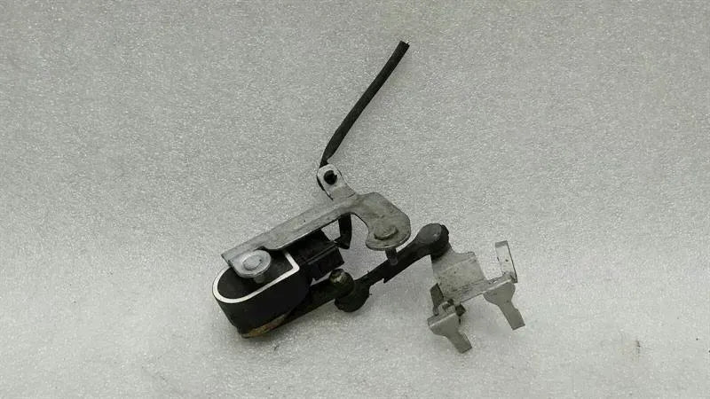 Mercedes E Class W238 Xenon Level Left A0009053704 Level Sensor