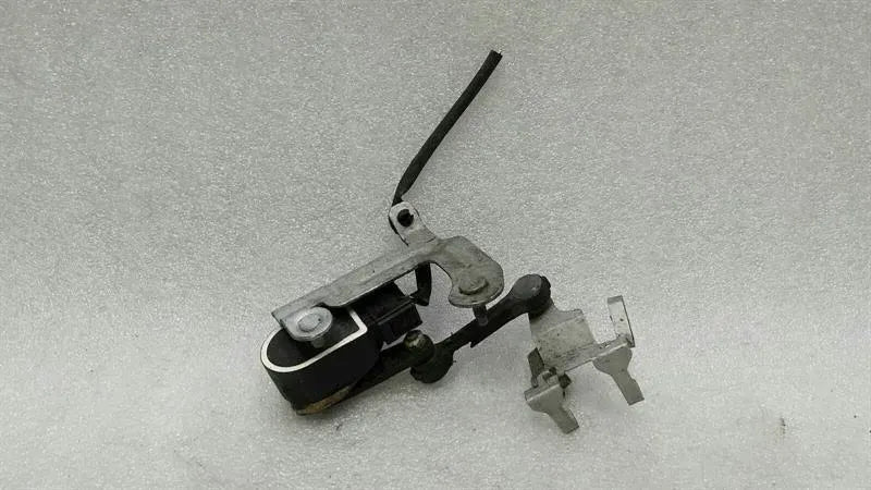 Mercedes E Class W238 Xenon Level Left A0009053704 Level Sensor