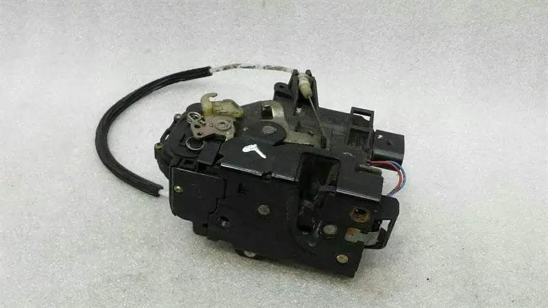 Porsche 911 996 RHD left door lock 3B2837015F right hand drive.