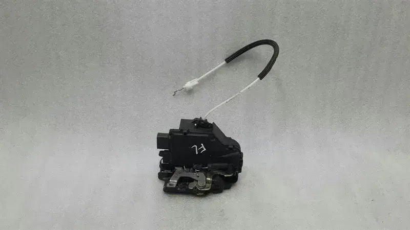 Porsche 911 996 RHD left door lock 3B2837015F right hand drive