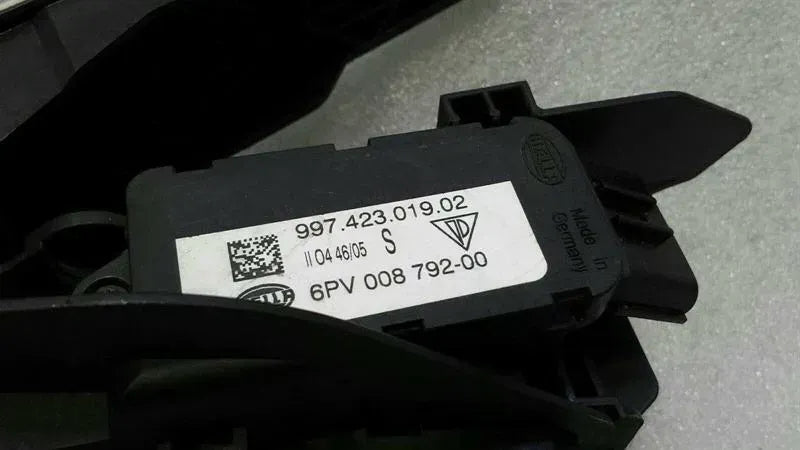 Porsche Cayman 987 accelerator pedal set 99742301902 accelerator pedal set trim.