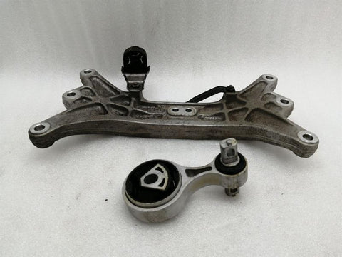 MASERATI QUATTROPORTE VI M156 Gearbox mount 670001738 Transmission Holder