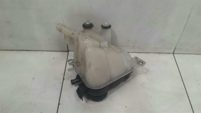 Mercedes ML W166 Expansion Tank A1665000049 Expansion Tank Coolant OM642