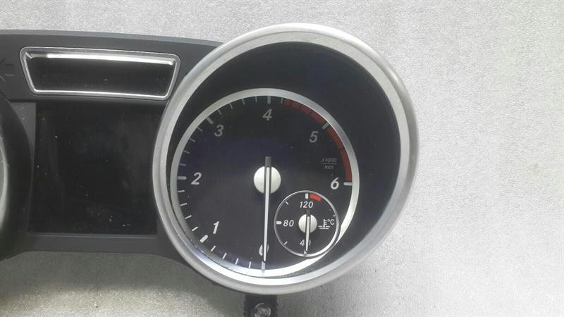 Mercedes ML W166 Instrument Cluster A1669007610 Speedometer MPH OM642