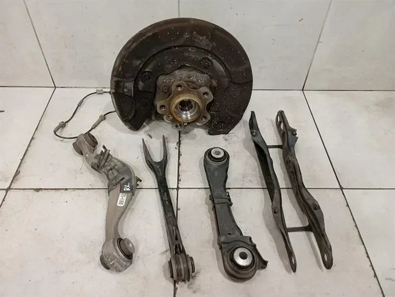 BMW 7 Series G11 Left Rear Hub 6865661 SET SET Wheel Bearing Housing Rear Left