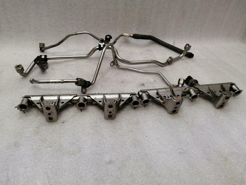 Porsche 911 991 Fuel Rail 9A111085903 Injection Strip Pipe Distributor