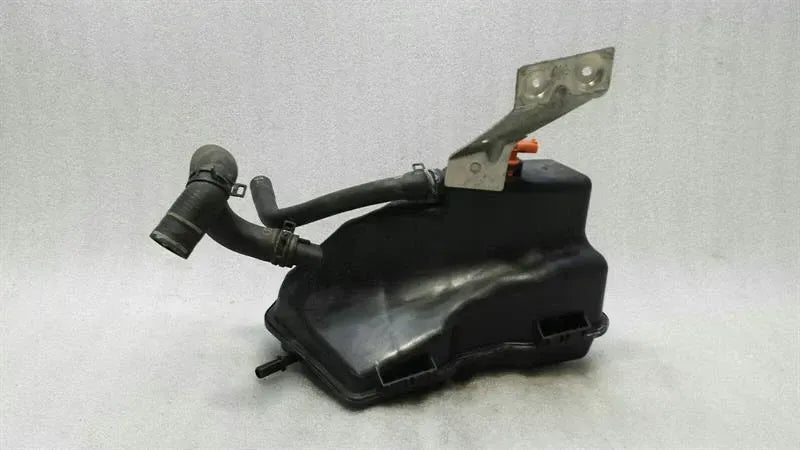 Porsche Boxster 981 expansion tank 98110604702 expansion tank cooling water
