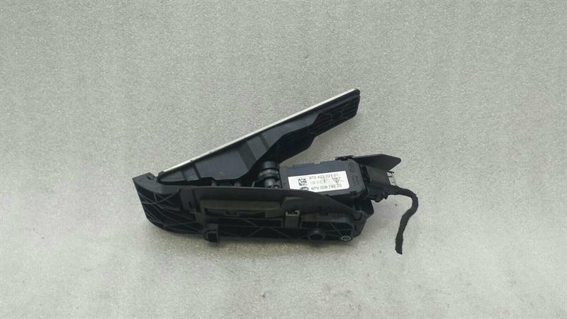 Porsche Boxster 981 accelerator pedal (electrical) 97042302101 accelerator pedal