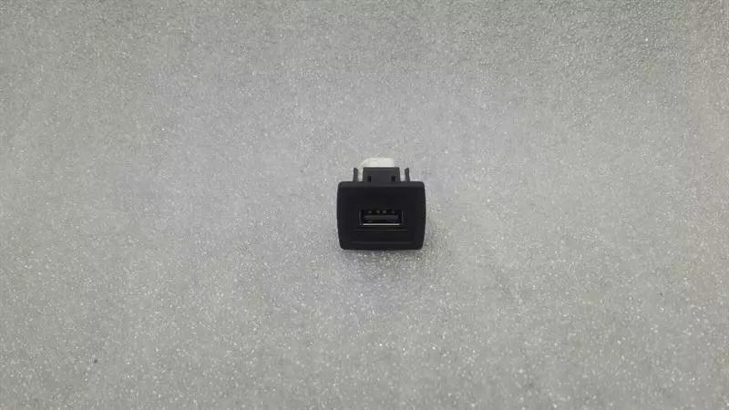 Mercedes S-Class W221 Module A2188200187 Control Unit USB Input Adapter