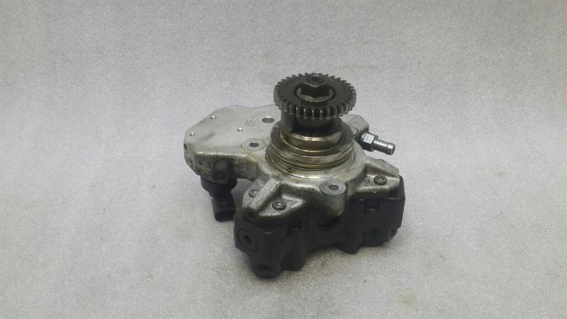 Mercedes S-Class W221 Fuel Pump Mechanical A6420701001 Fuel Pump OM642 V6