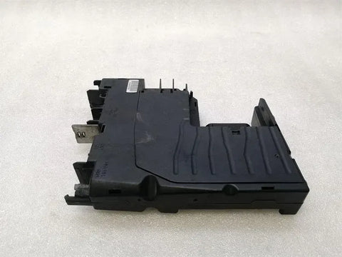 MERCEDES G350 W463 A4635401850 FUSE BOX ENGINE BAY DEPLOY FUSE