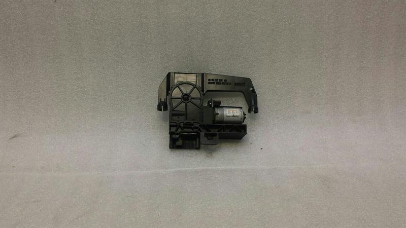 Mercedes S-Class W221 Headrest Engine Adjuster A0009700026 Actuator Headrest