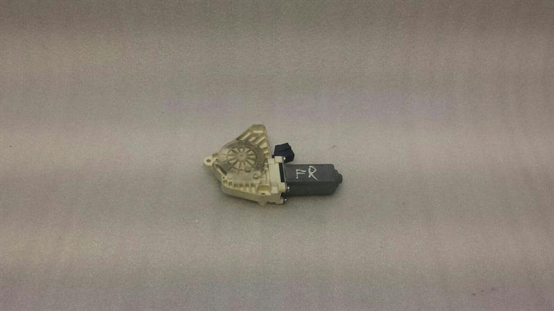 Mercedes SW221 Door Window Motor Front Right A2218202842 Window Regulator Motor