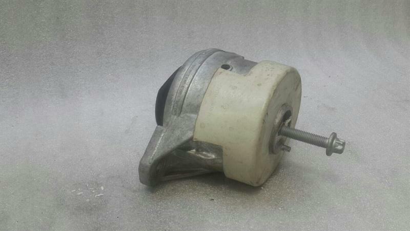Mercedes E Class W238 Right Engine Mount A2382401400 Engine Mount Right