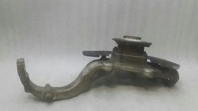 Mercedes W213 W238 Right Front Hub A2133325200 Wheel Bearing Housing Front RE 4matic