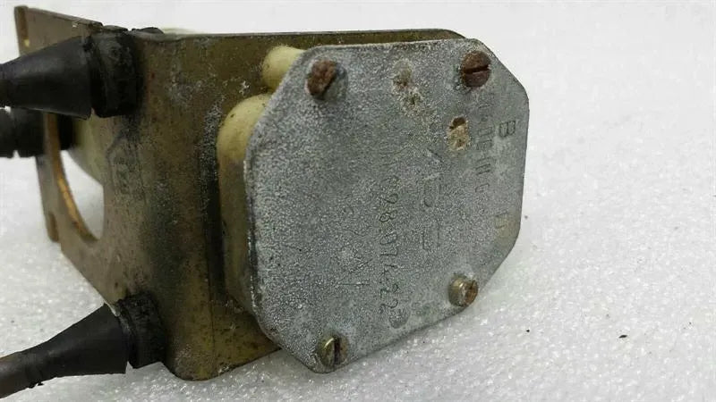 Porsche 911 930 washer fluid pump 90162807422 washer water pump