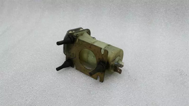 Porsche 911 930 washer fluid pump 90162807422 washer water pump