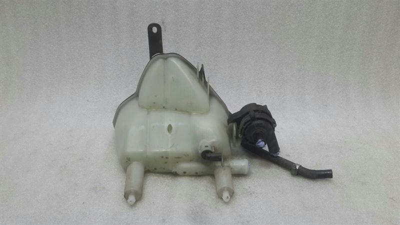 Mercedes SLK R171 Expansion Tank A1715000049 Expansion Tank Coolant M272