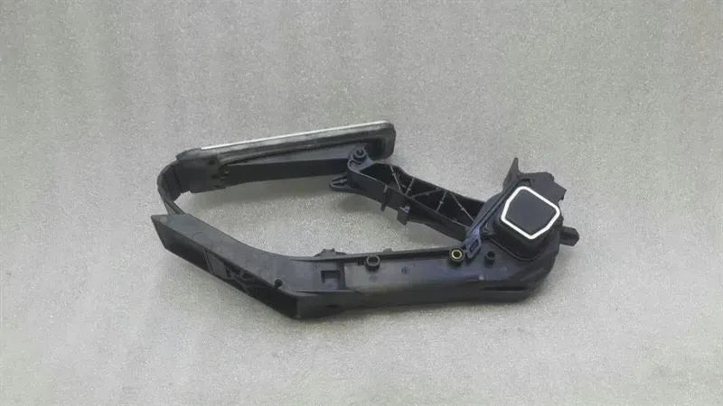 Mercedes SLK R171 Gas Pedal (Electrical) A1703000404 Accelerator Pedal Sport AMG