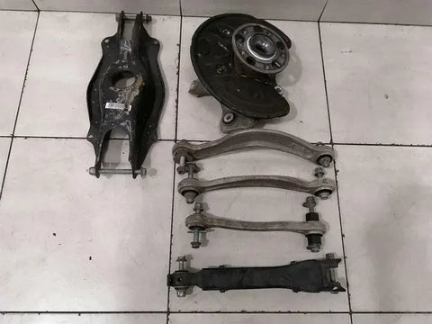 MERCEDES C43 AMG W205 Left Hub SET A2053508708 Wheel Bearing Housing Rear Left SET