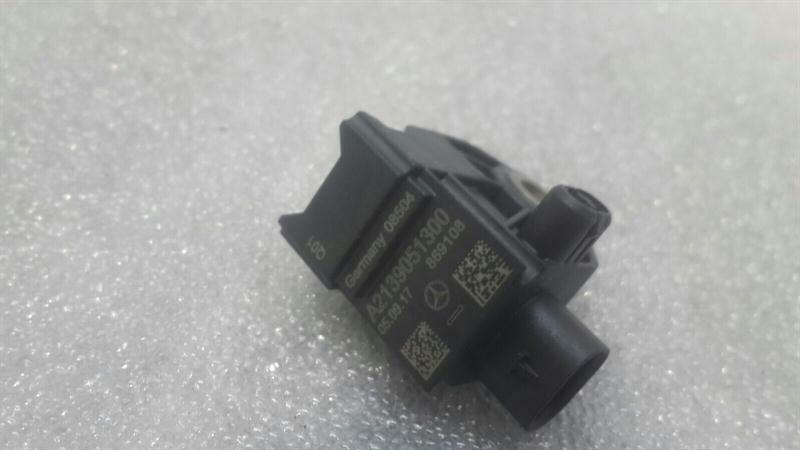 Mercedes E Class W238 Crash Sensor Set A2139051300 Impact Sensor Set