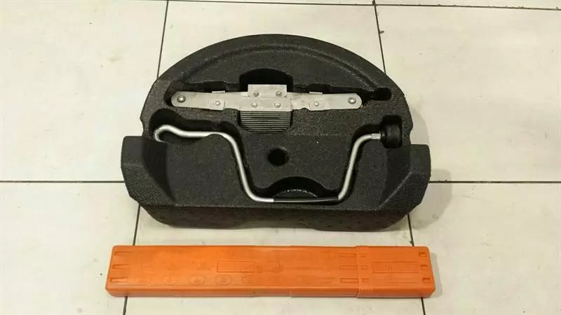Porsche Boxster 986 Saver Kit 99636203001 Jack Spare Reserve JACK TOOL