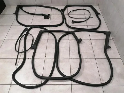 Porsche Taycan 9J door seal set 9J1833721AY door seals set + tailgate