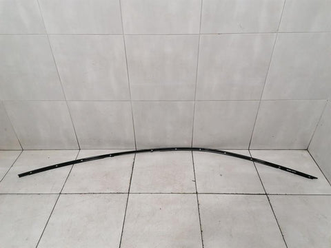 Porsche Taycan 9J Roof Body Moulding Right 9J1853262B Roof Bezel Band Right
